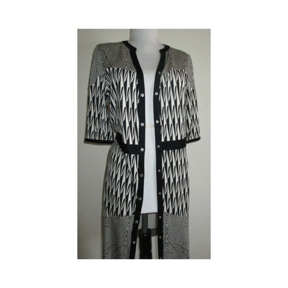 Diane Von Furstenberg Silk Black and White Geometric Print Snap Dress Size 8 - Picture 8 of 11
